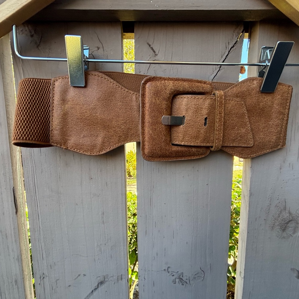 Must Have Fall Wardrobe - Brown Suede Stretchy Women's Belt